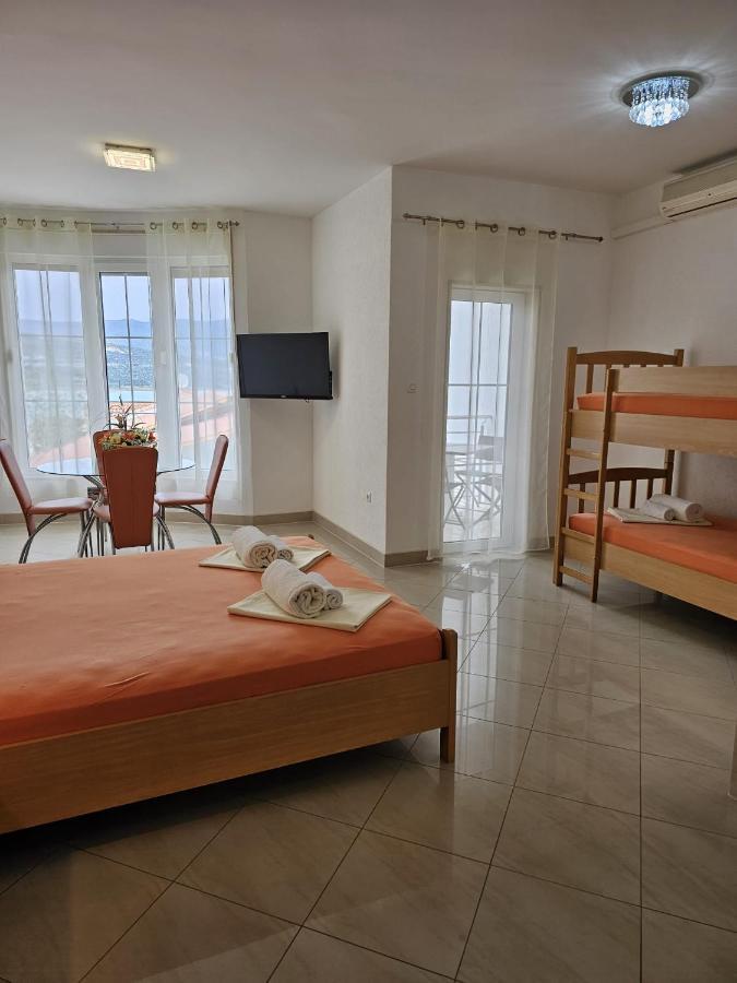 Apartmani Barnjak Трогир Экстерьер фото