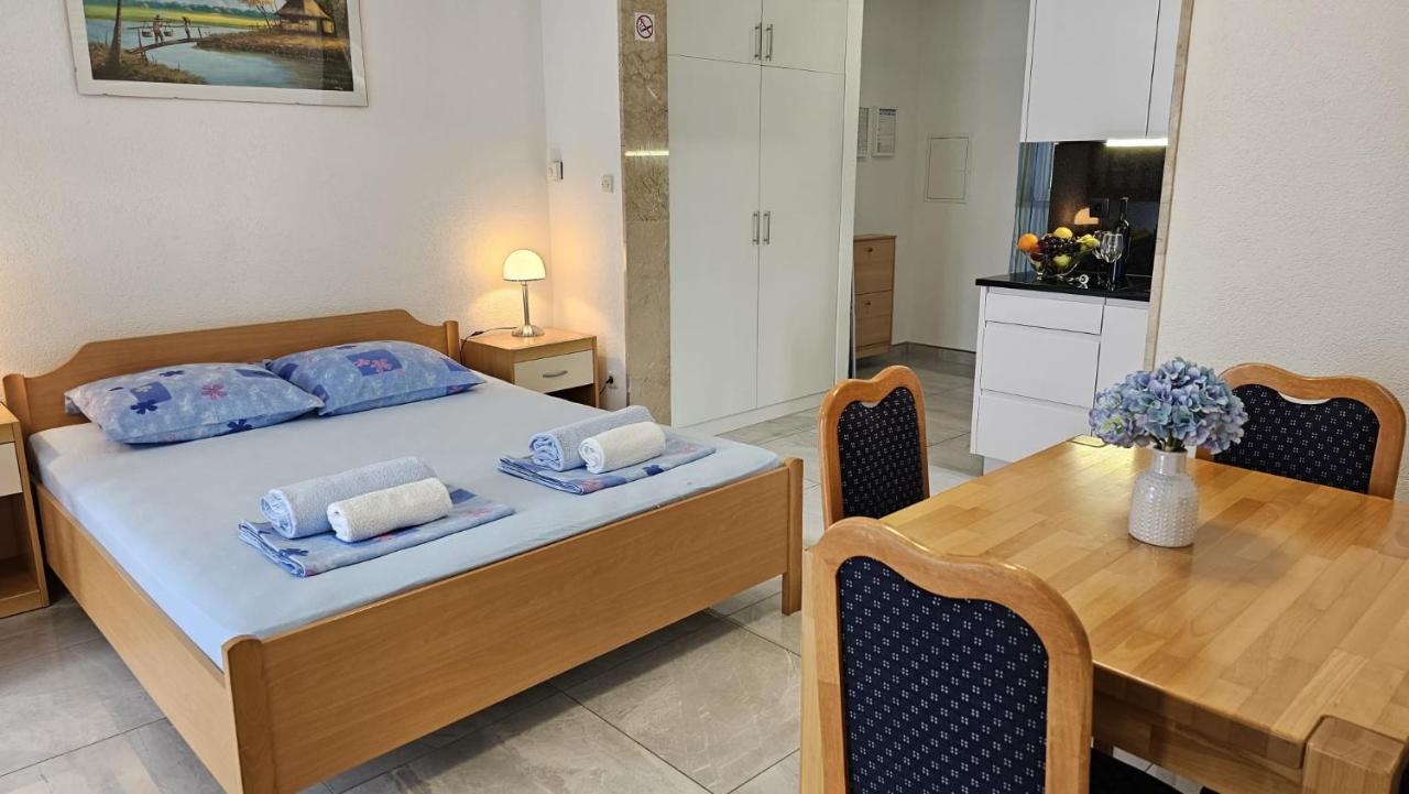 Apartmani Barnjak Трогир Экстерьер фото